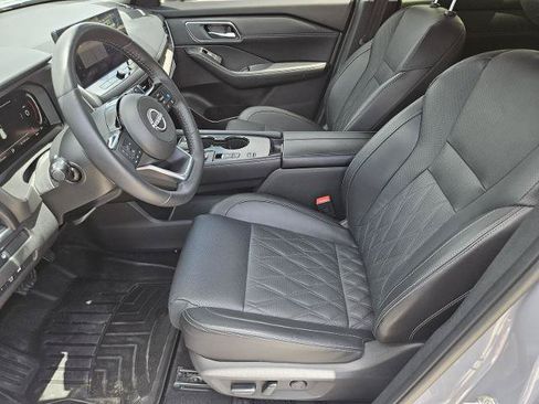 Certified 2024 Nissan Rogue Platinum FWD image 14