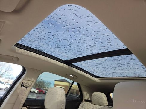 Used 2022 Buick Envision Avenir w/ Technology Package II image 13