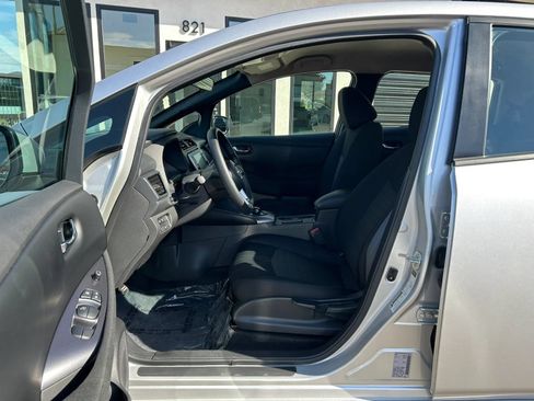 Used 2025 Nissan Leaf S FWD image 11