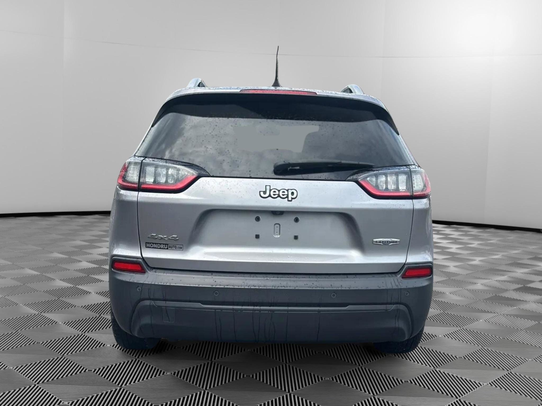 Used 2019 Jeep Cherokee Latitude Plus w/ Comfort/Convenience Group AWD/4WD image 8