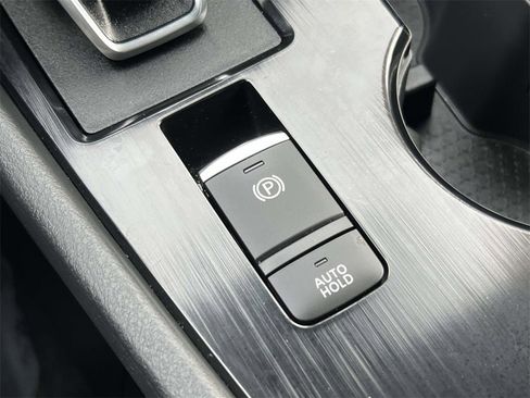 Certified 2025 Nissan Rogue SV image 14