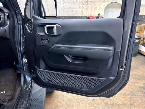Used 2021 Jeep Gladiator Overland w/ Popular Equipment Package AWD/4WD image 26