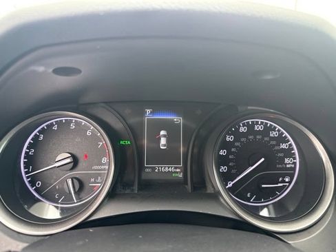 Used 2022 Toyota Camry SE w/ Convenience Package FWD image 27