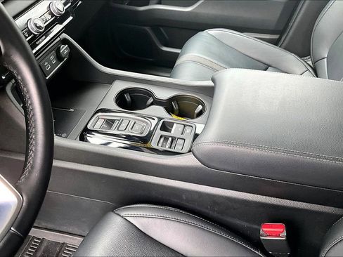Used 2025 Honda Pilot EX-L image 18