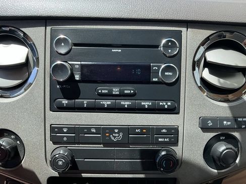 Used 2011 Ford F250 XLT w/ XLT Interior Pkg AWD/4WD image 13