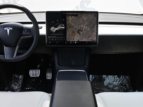 Used 2022 Tesla Model Y Performance AWD/4WD image 10