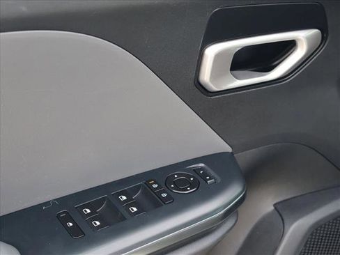 Used 2025 Kia K4 LXS image 11