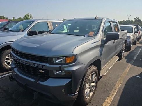 Used 2020 Chevrolet Silverado 1500 Custom w/ Custom Value Package RWD image 2