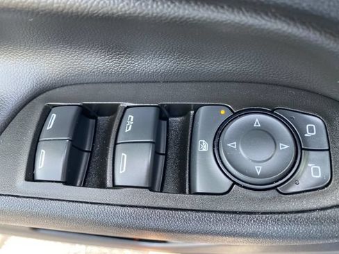Used 2023 Chevrolet Equinox LT FWD image 18