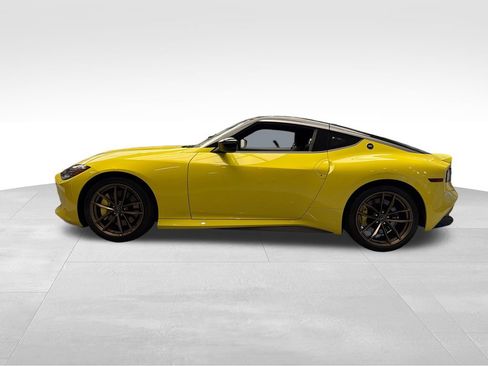 Certified 2023 Nissan Z w/ Floor Mat Package (L93) RWD image 4