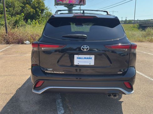 Used 2024 Toyota Highlander XSE FWD image 31