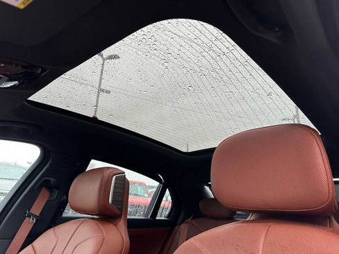 Used 2023 BMW 760i xDrive image 23