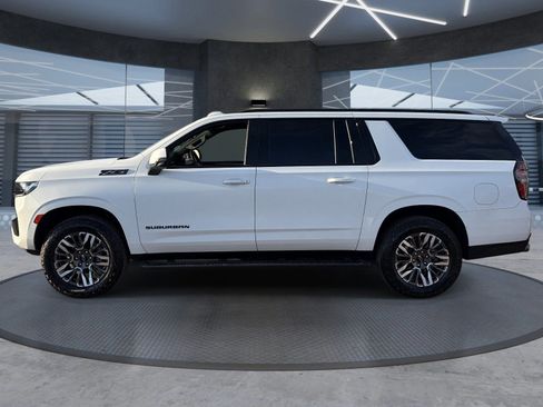 Certified 2023 Chevrolet Suburban Z71 w/ Z71 Off-Road Package AWD/4WD image 3