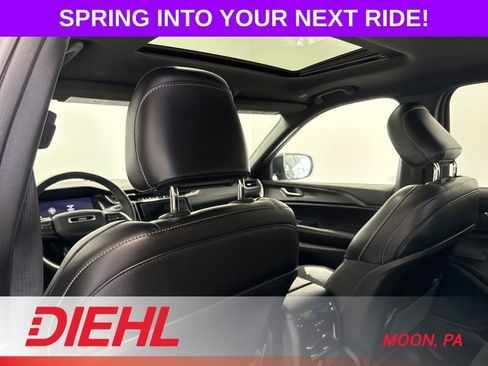 Used 2023 Jeep Grand Cherokee L Laredo image 20