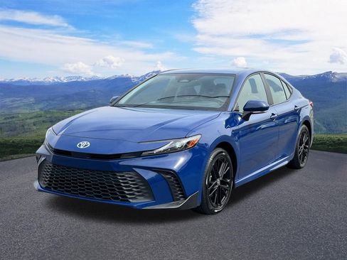 Used 2025 Toyota Camry SE AWD/4WD image 1