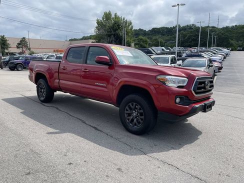 Certified 2022 Toyota Tacoma SR5 AWD/4WD image 6