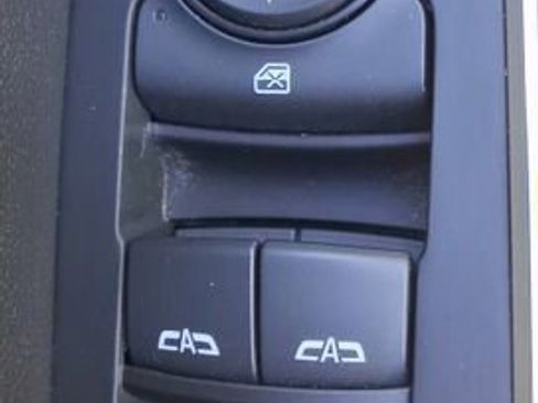 Used 2023 Buick Envision Essence FWD image 10