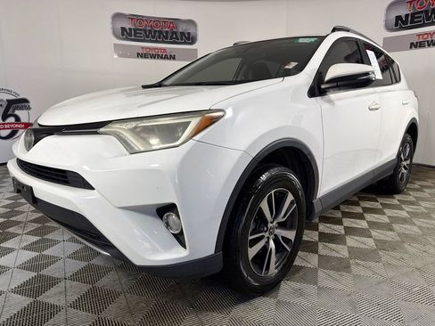 Used 2018 Toyota RAV4 XLE FWD image 8