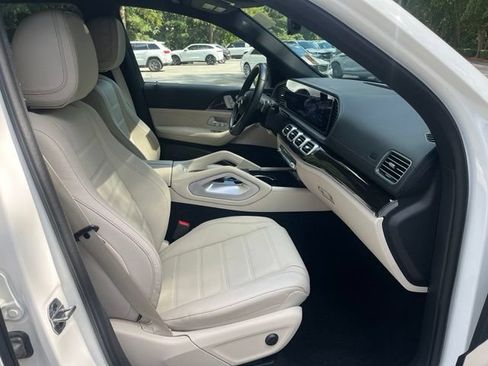 Used 2024 Mercedes-Benz GLE 350 4MATIC image 11