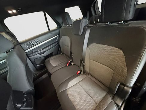 Used 2018 Ford Explorer XLT w/ Equipment Group 201A AWD/4WD image 15