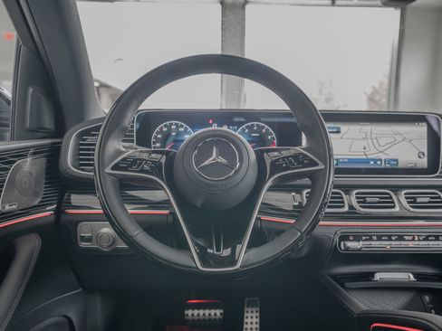 New 2025 Mercedes-Benz GLS 580 4MATIC image 9