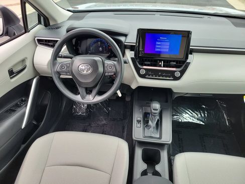 Used 2026 Toyota Corolla Cross L FWD image 12