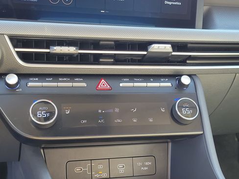 Used 2025 Hyundai Sonata SEL FWD image 27