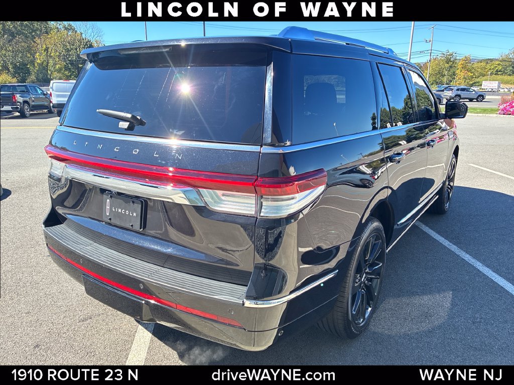 Certified 2024 Lincoln Navigator Reserve AWD/4WD image 8
