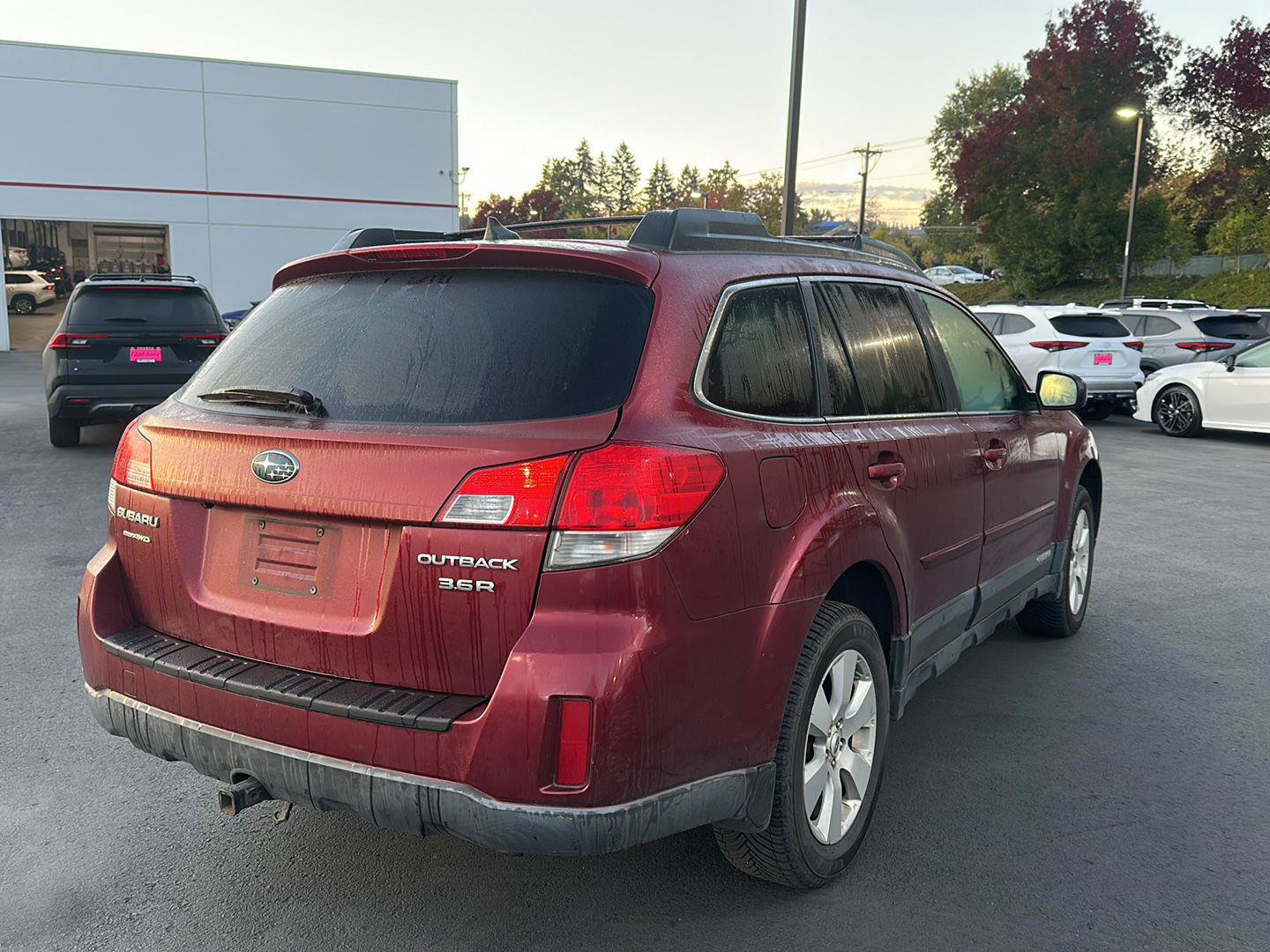 Used 2012 Subaru Outback 3.6R Limited AWD/4WD image 5