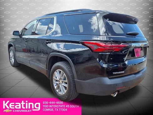 Used 2022 Chevrolet Traverse LT FWD image 2