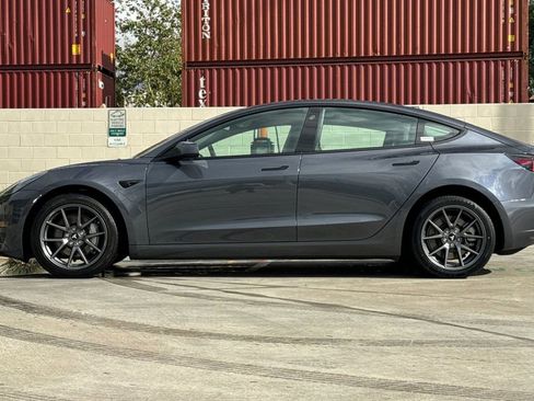 Used 2023 Tesla Model 3 Standard Range RWD image 9