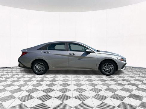 New 2025 Hyundai Elantra Blue image 14