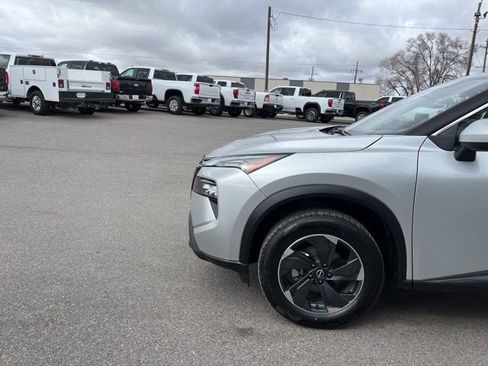 Used 2024 Nissan Rogue SV AWD/4WD image 4