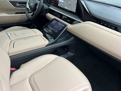 Used 2025 INFINITI QX80 Pure w/ Cargo Package image 17