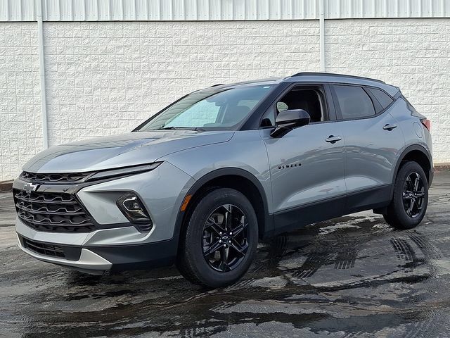 Used 2024 Chevrolet Blazer LT w/ Convenience Package FWD image 3