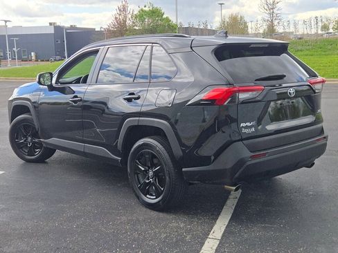 Used 2021 Toyota RAV4 XLE FWD image 13