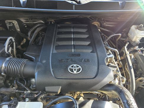 Used 2016 Toyota Tundra SR5 w/ TRD Off Road Package AWD/4WD image 21