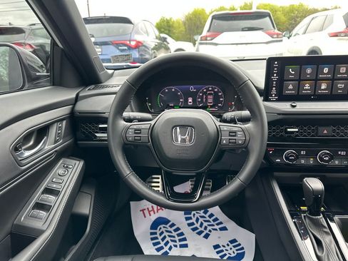Used 2025 Honda Accord Sport image 18