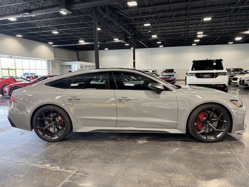 Used 2024 Audi RS 7 Performance AWD/4WD image 2