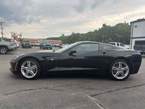 Used 2016 Chevrolet Corvette Stingray Coupe RWD image 3