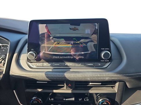 Used 2023 Nissan Rogue SV AWD/4WD image 22