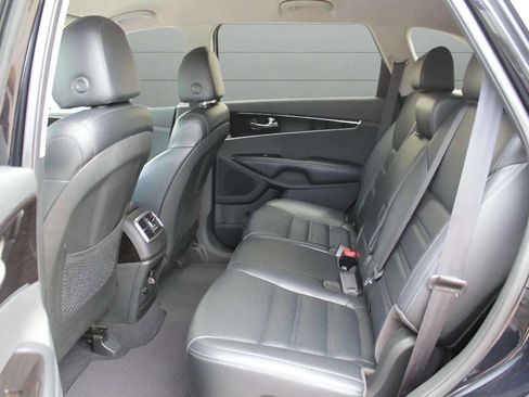 Used 2019 Kia Sorento EX image 10