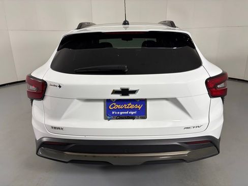 Used 2025 Chevrolet Trax ACTIV w/ Driver Confidence Package image 8