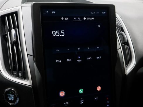 Certified 2021 Ford Edge SE image 3