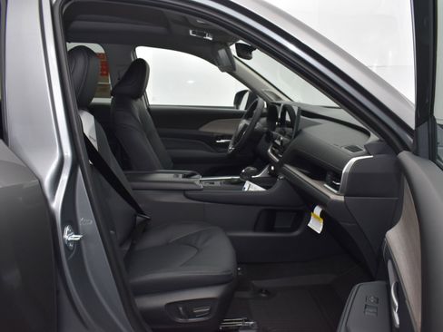 Used 2026 Toyota Grand Highlander AWD Hybrid image 11