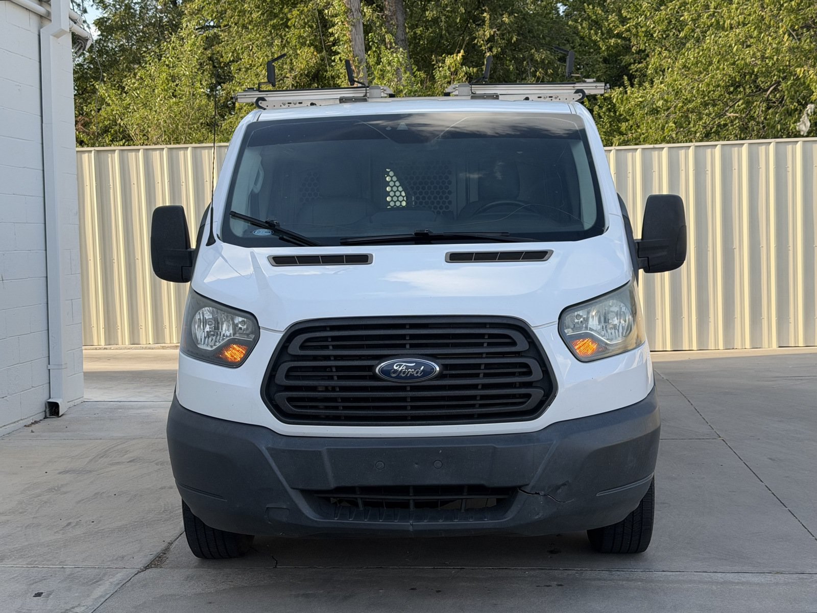 Used 2017 Ford Transit 250 130 Low Roof RWD image 2