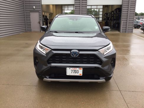 Used 2020 Toyota RAV4 XSE w/ Protection Package AWD/4WD image 3
