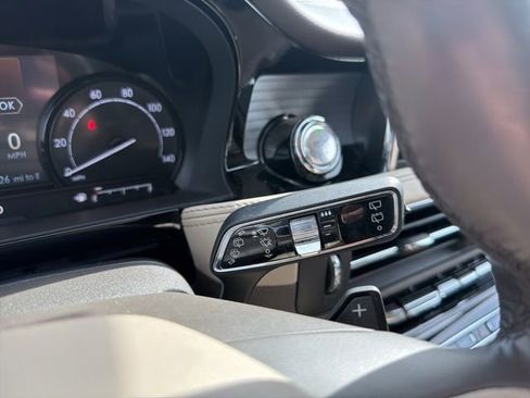 Used 2022 Lincoln Corsair AWD w/ Premium Package image 49