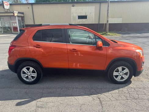 Used 2015 Chevrolet Trax LT w/ LT Sun and Sound Package AWD/4WD image 4