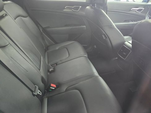 Used 2025 Kia Sportage EX FWD image 11
